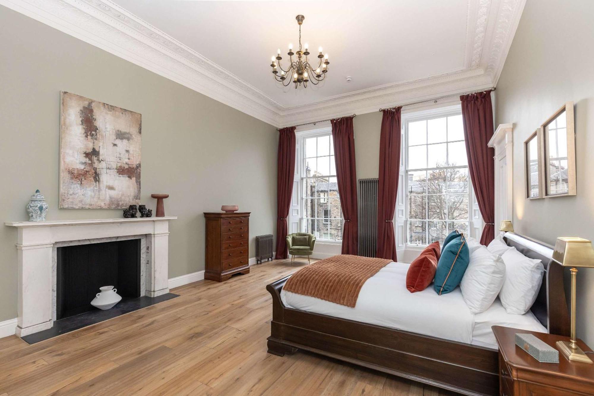 Dragon Suites Luxury Apartments At 9 Albyn Place Эдинбург Экстерьер фото
