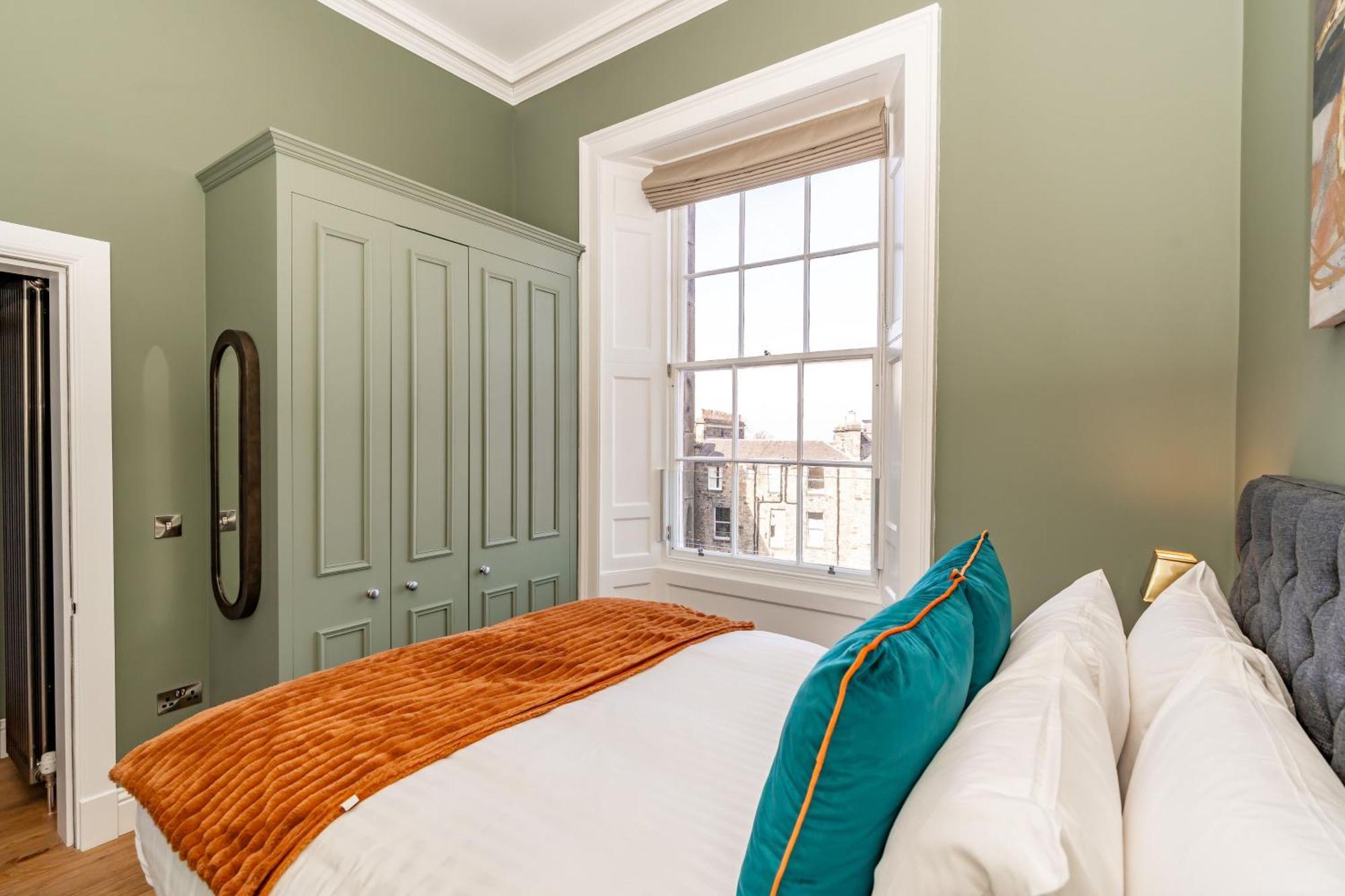 Dragon Suites Luxury Apartments At 9 Albyn Place Эдинбург Экстерьер фото