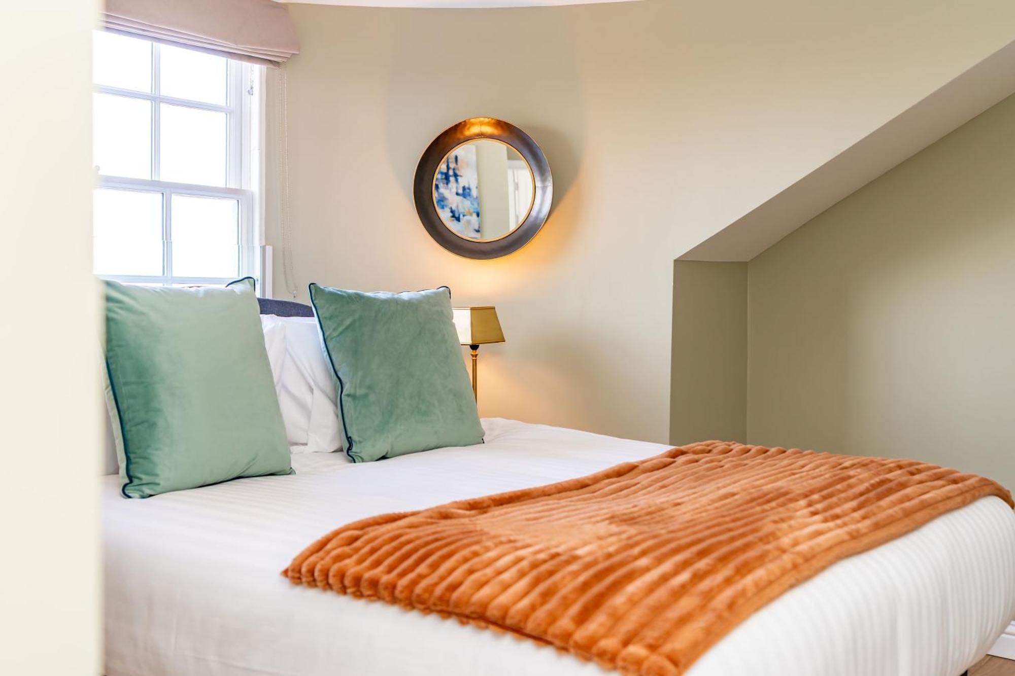 Dragon Suites Luxury Apartments At 9 Albyn Place Эдинбург Экстерьер фото