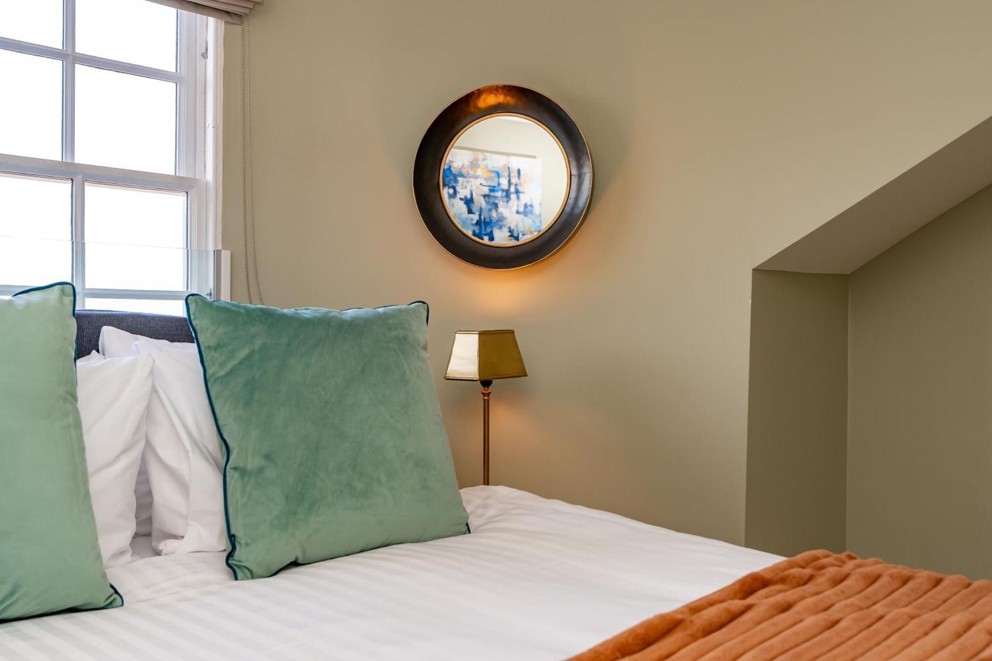 Dragon Suites Luxury Apartments At 9 Albyn Place Эдинбург Экстерьер фото
