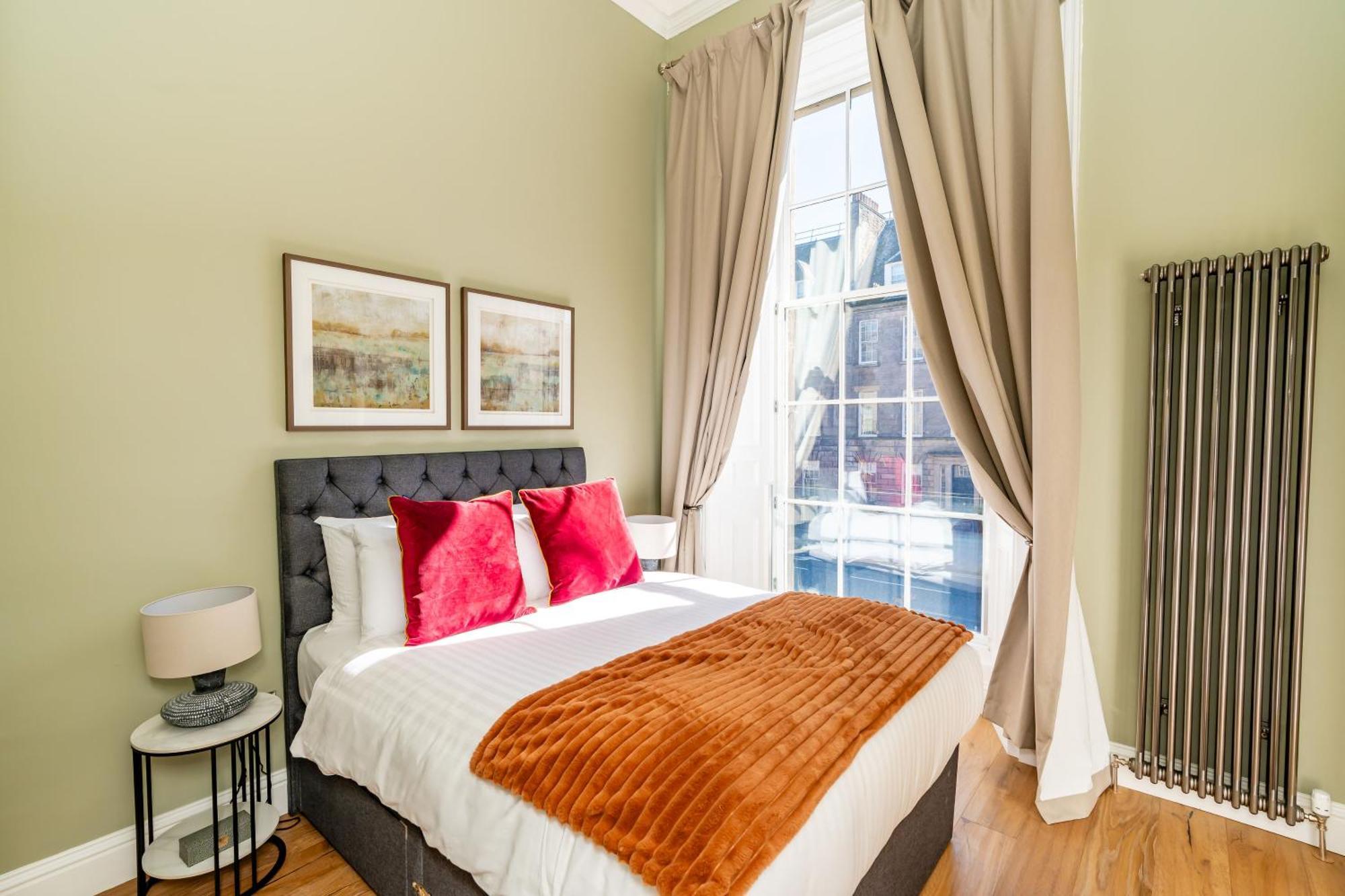 Dragon Suites Luxury Apartments At 9 Albyn Place Эдинбург Экстерьер фото